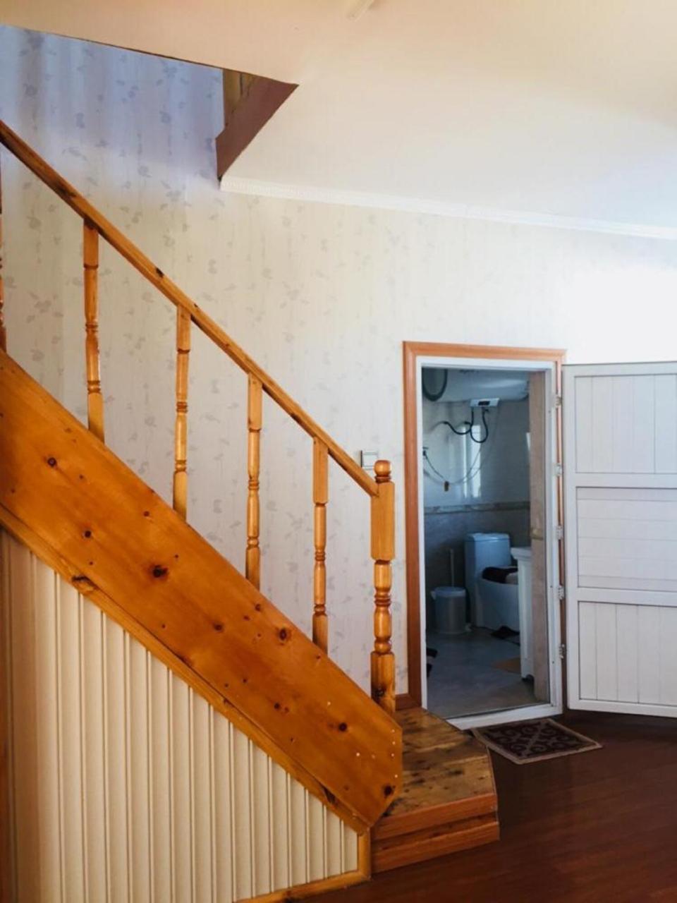 Bulbul Jamak Travel Hostel Улгий Экстерьер фото